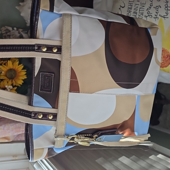 Coach Handbags - Coach Hamptons OP ART Scarf Print, Suede And Leather Tote C06M - 10116 Vintage